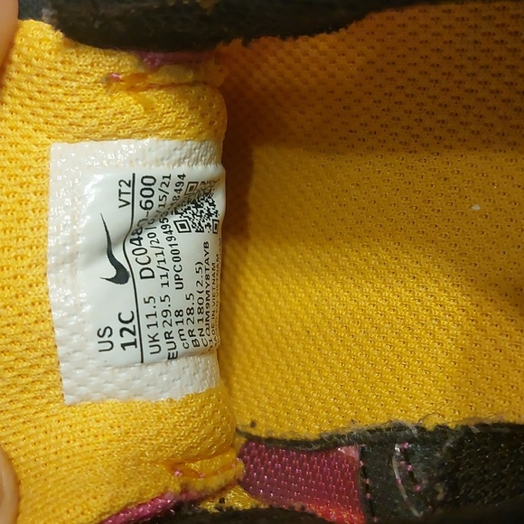 Child's size 12 Nike Waffle One Fushsia University Gold - Picture 7 of 8